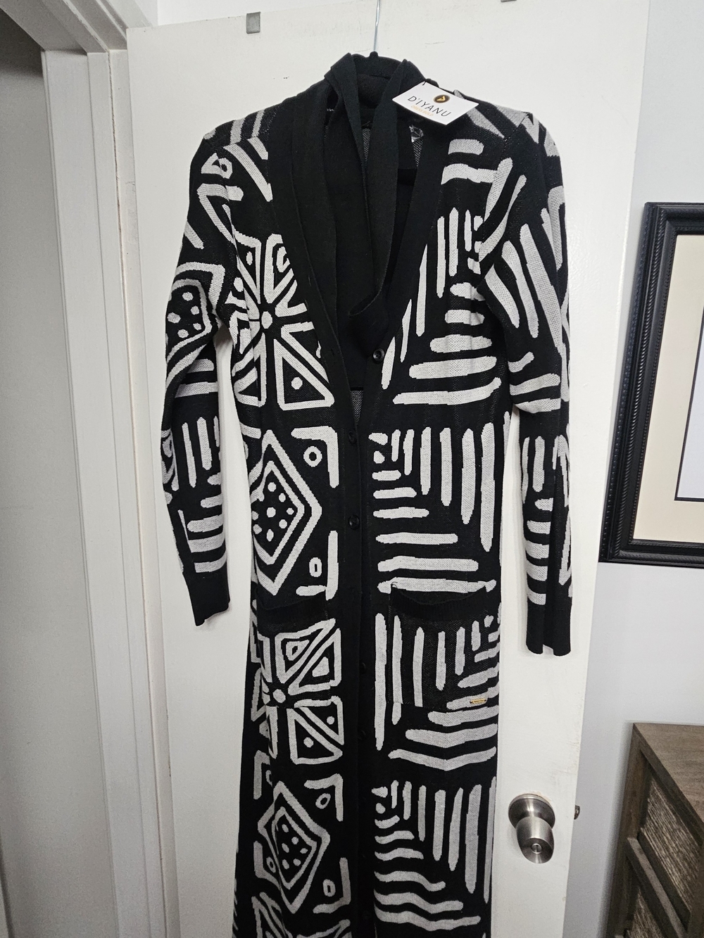 D'Iyanu Size Small NWT Black and White Long Cardigan with Bold Tribal Print